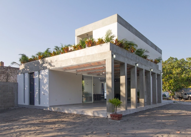 Casa MIDA / Apaloosa Estudio de Arquitectura y Diseño - Casas