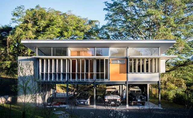 Residencia VV / 10˚84˚ Arquitectura - Casas