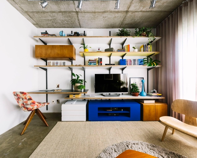 Apartamento Petrópolis / Renata Ramos Arquitetura - Edifício De Apartamentos, Dormitório, Viga, Mesa
