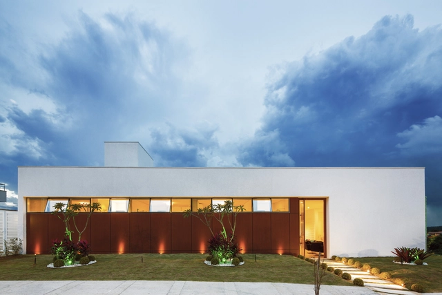 Casa Caxambu / Aresto Arquitetura - Casas, Jardim, Fachada