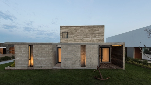 Residência Bogavante / Riofrio Arquitectos - Casas