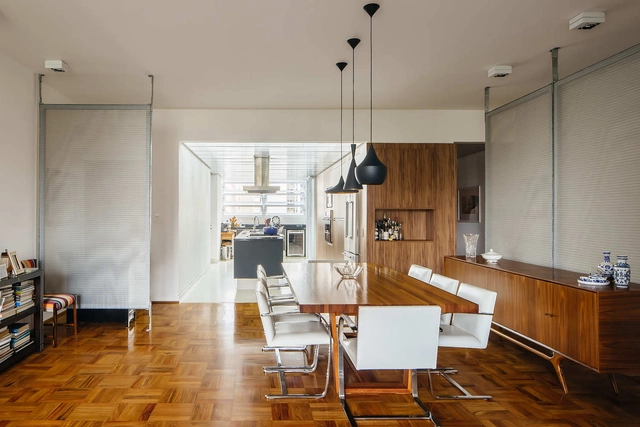 Apartamento Lausanne  / GOAA - Gusmão Otero Arquitetos Associados - Edifício De Apartamentos, Cozinha, Viga, Iluminação, Cadeira, Mesa, Bancada