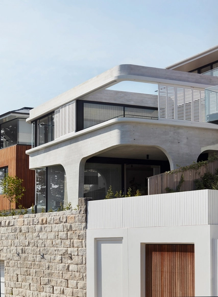 Tama's Tee Home / Luigi Rosselli - Refurbishment, Door, Facade, Handrail, Balcony