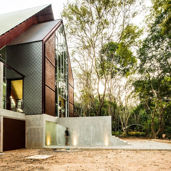 Centro de Meditação Sattrapirom / Ken Lim Architects - Arquitetura Religiosa