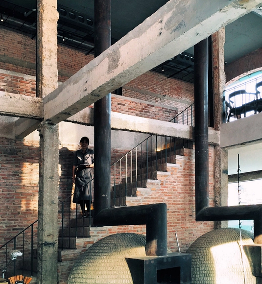 BEN THANH Restaurant / NISHIZAWAARCHITECTS - Exterior Photography, Renovation, Beam, Column, Handrail