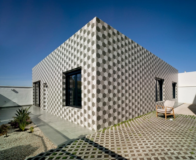 Casa Maravilla / Laura Ortín Jiménez - Casas, Patio interior, Fachada
