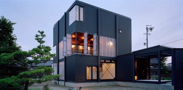 波纹板之家 / 山下大輔建筑设计事务所 - 独立住宅