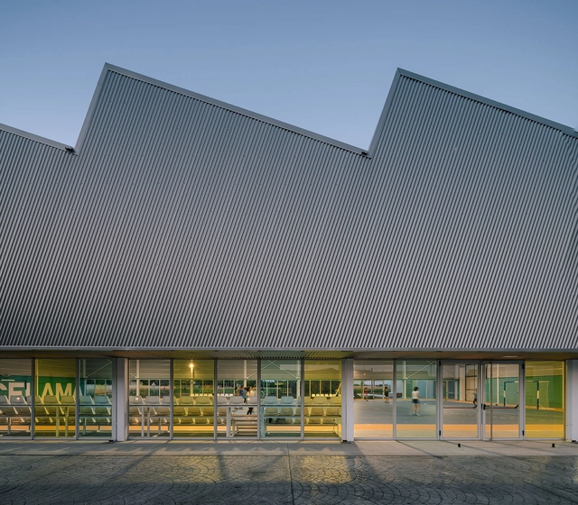 Pavilhão polidesportivo de Villacelama / QUIRÓS PRESA - Estádios