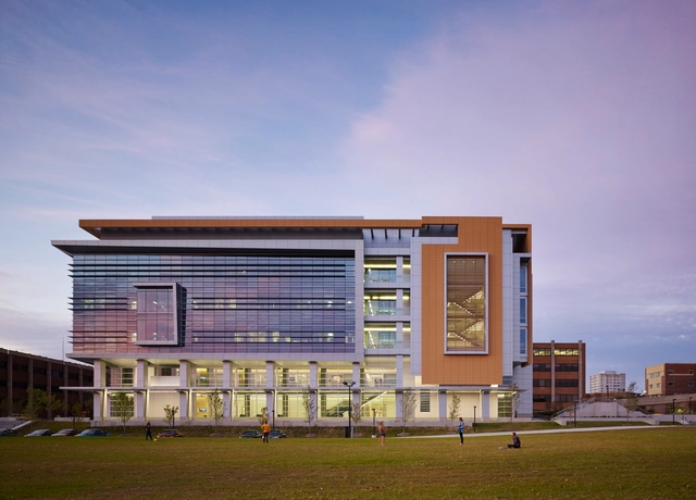 Kenwood Interdisciplinary Research Complex / Flad Architects - Research Center, Facade