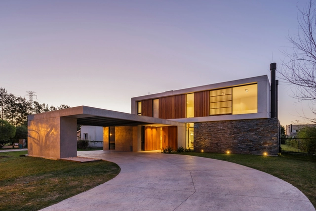 BE House / ZIM arquitextura - Houses