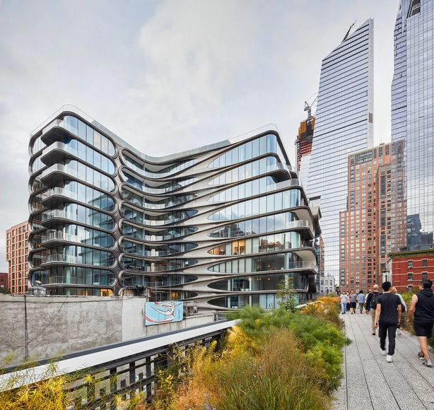 Passeio em 360° pelo novo edifício de Zaha Hadid Architects próximo ao High Line - Imagem de Destaque