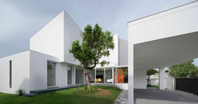 White Box / Ayutt and Associates Design - Houses