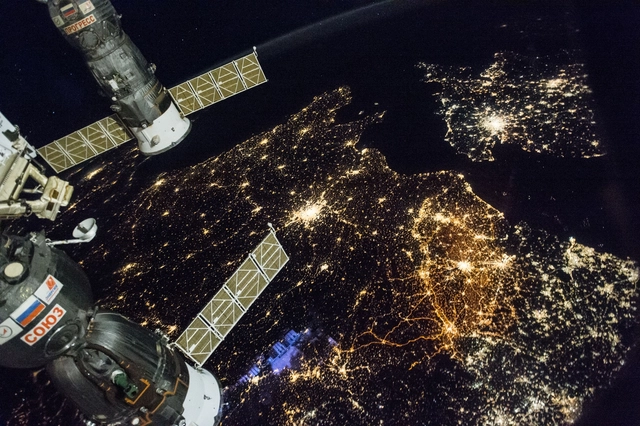 夜间卫星图对城市和建筑设计有什么作用？ - 主图