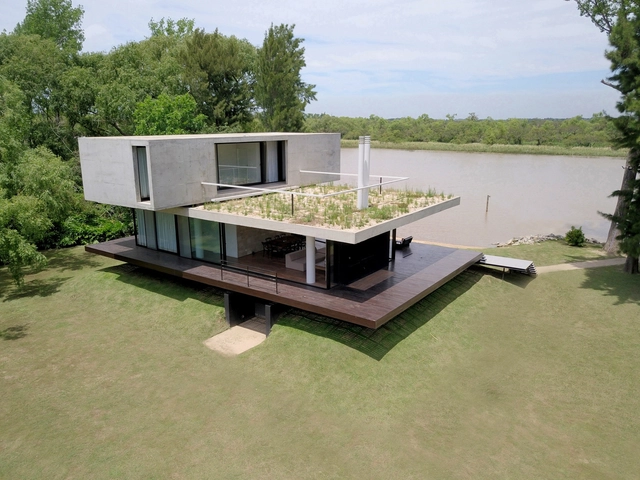 Casa en el Delta / Estudio Cucciolla - Casas, Jardín, Fachada