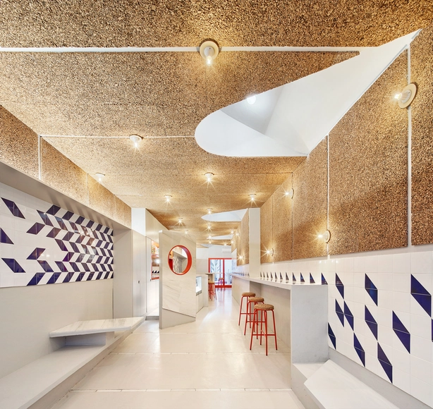 Reforma Bar El Villa - Vermuteria del Mar / AMOO | Aureli Mora + Omar Ornaque - Remodelaciones, Fachada, Sillas