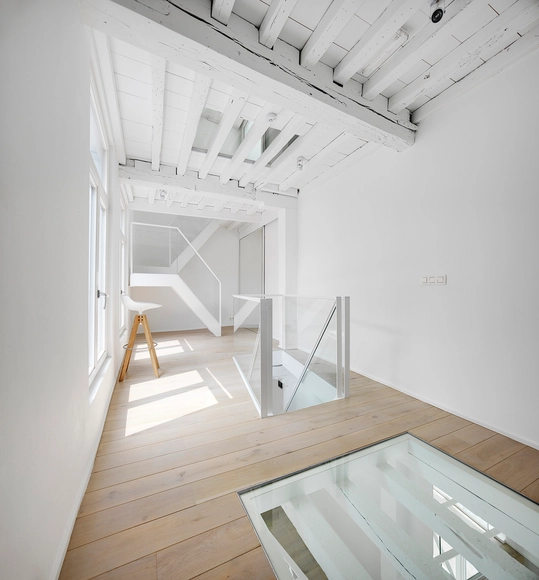 One Room Hotel / dmvA - Adaptive Reuse