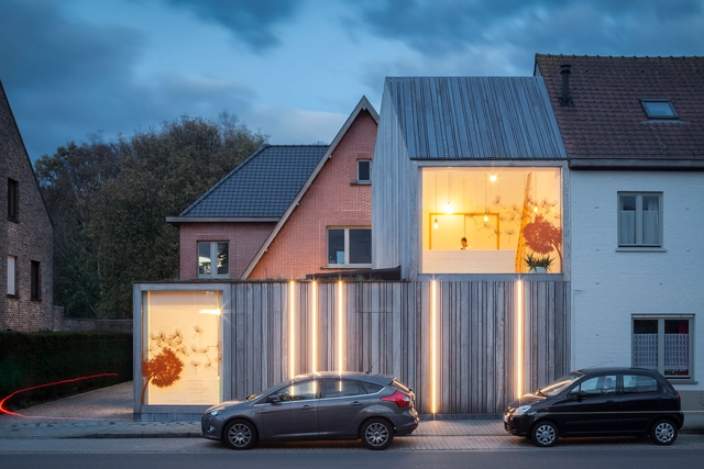 Dentist Charlotte Mestdagh / Declerck-Daels Architecten - Dental Clinic, Door, Facade