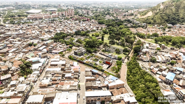 Conoce el segundo lugar del diseño de Centro de Desarrollo Infantil Jaime Rentería en Cali, Colombia - Kindergarten, Fachada, Urbano