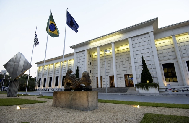 workshop “Estruturas Recíprocas em Madeira",  com o arquiteto e designer suíço Udo Thönnissen - Imagem de Destaque