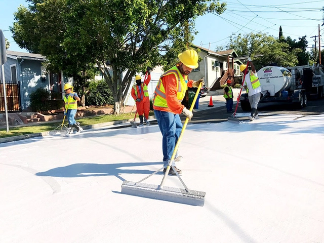 Los Angeles está volviendo a pintar de blanco sus calles y tu ciudad podría ser la siguiente - Imagen Principal