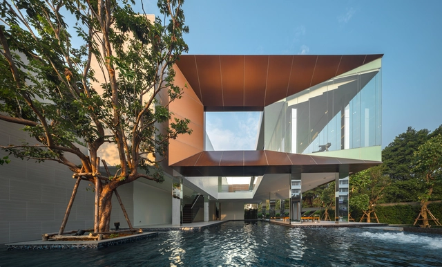Casa Club Baan Klang Mueang / ForX Design Studio - Hotelería Y Entretenimiento