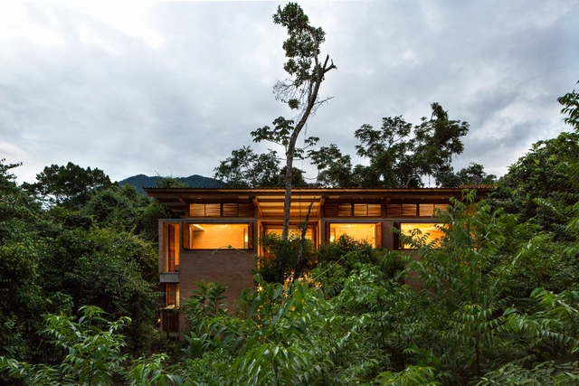 Casa na praia do Prumirim / Estúdio Rossi Arquitetos - Casas