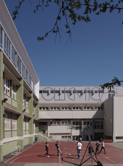 Reconstruction and Extension for Primary School Svetozar Marković / a2arhitektura - Refurbishment, Facade