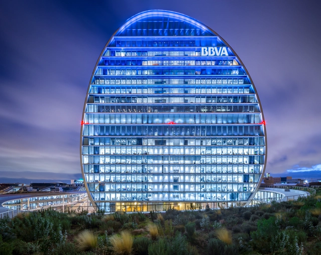 Sede BBVA en Madrid / Herzog & de Meuron  - Banco