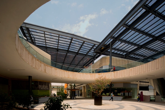 Vía Vallejo / Grow arquitectos - Arquitectura Comercial, Fachada