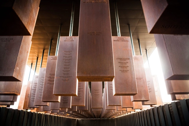Memorial Nacional pela Paz e Justiça, projetado pelo MASS Design Group, é inaugurado no Alabama - Imagem de Destaque