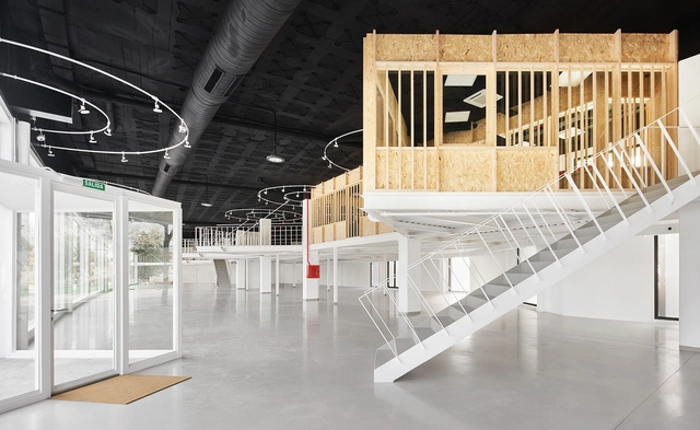 Showroom Plicosa / Miel Arquitectos - Showroom, Barandas, Fachada
