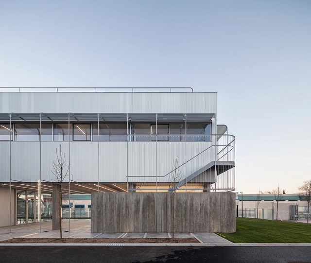 Sede Corporativa IBENERGI   / taller abierto - Edificio De Oficinas, Fachada