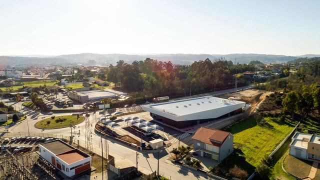 Supermercado HF / WAATAA - Interiores, Fachada, Urbano