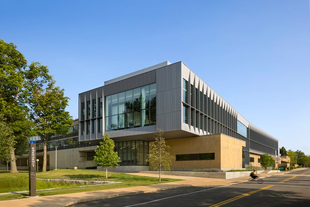 纽约州立大学弗雷多尼亚校区洛克菲勒中心 / TenBerke - 建筑图, 大学, 表皮