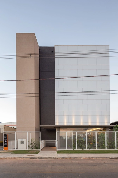 Edifício SIA 600 / CoDA Arquitetura - Edifícios De Escritórios