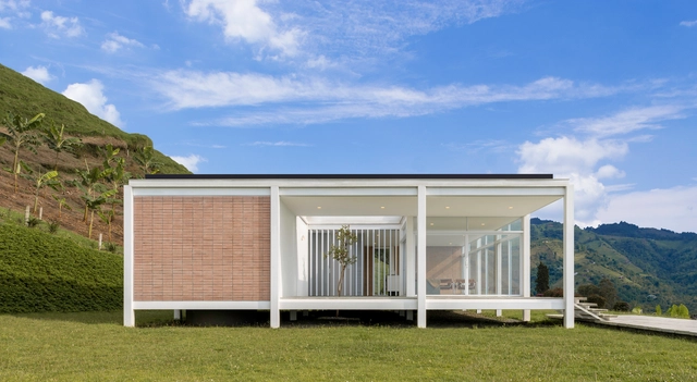 Casa en Villamaría / Angela Alvarez - Casas, Fachada, Cierros, Puerta, Escaleras, Costa