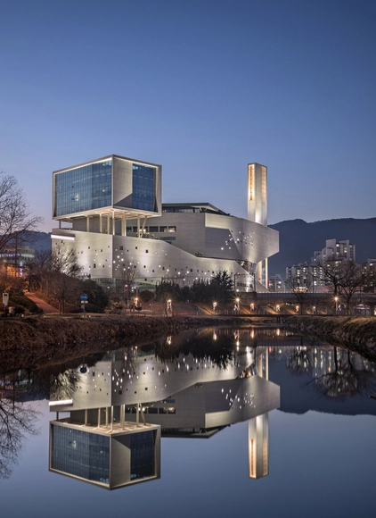 釜田国际视景中心 / Lee Eunseok + Atelier KOMA, HEERIM Architects & Planners - 宗教建筑