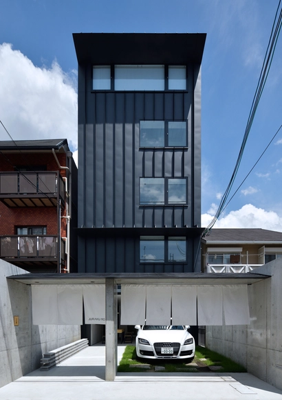 Juraku Ro / GENETO - Houses, Facade