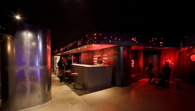 PLANTA BAJA’S FLAMES / CUAC arquitectura - Discoteca, Sillas