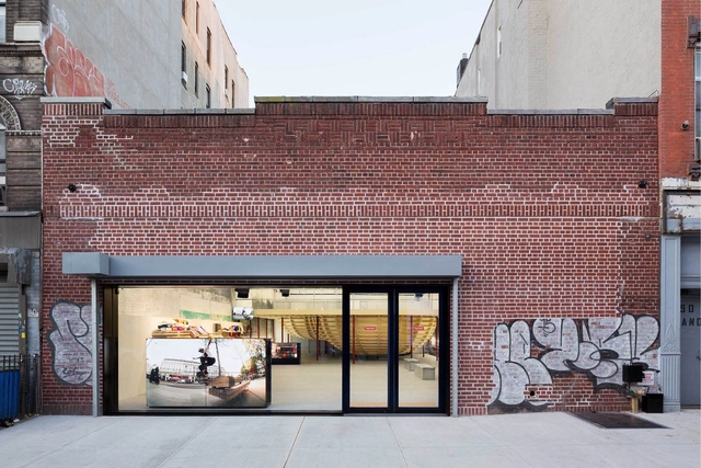 Loja Supreme / Neil Logan Architect - Loja