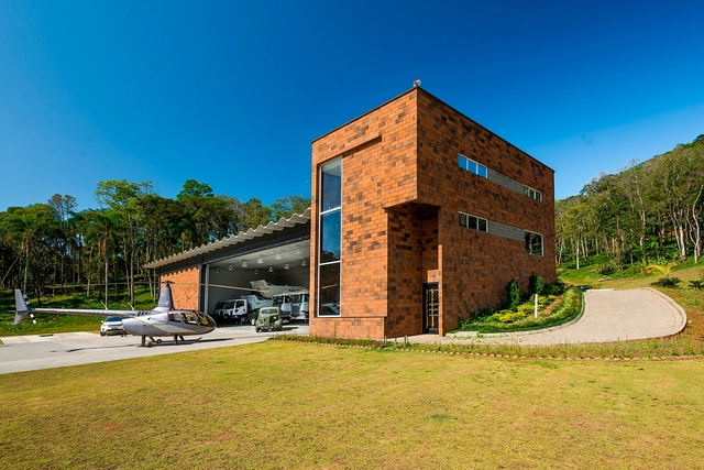 Hangar Baltt / PJV Arquitetura - Hangar, Fachada