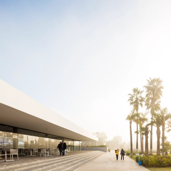 Centro deportivo Wifaq / Groupe3 Architectes - Arquitectura Deportiva