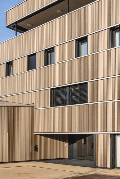 Pôle Séniors Aigues-Vertes / 3BM3 Atelier d’Architecture SA – C. Stendardo et B. Montant - Arquitectura De Uso Mixto