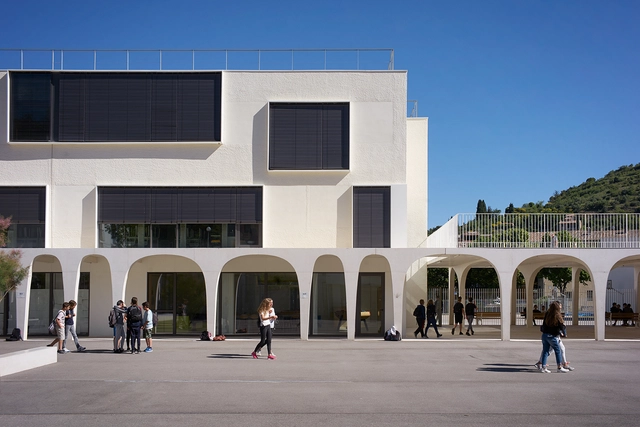 Colégio Maxime Javelly / Céline Teddé & Jérôme Apack architectes - Remodelação