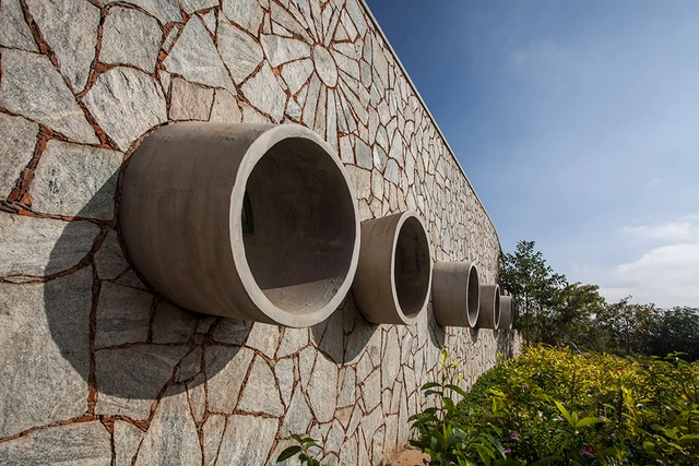 Auditorium in Agastya International Foundation / Mistry Architects - Auditorium