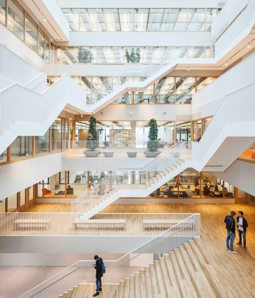 Edificios corporativos y culturales: 15 atrios y sus cortes - Imagen Principal