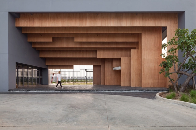 Escola Ratchut / Design in Motion - Escolas