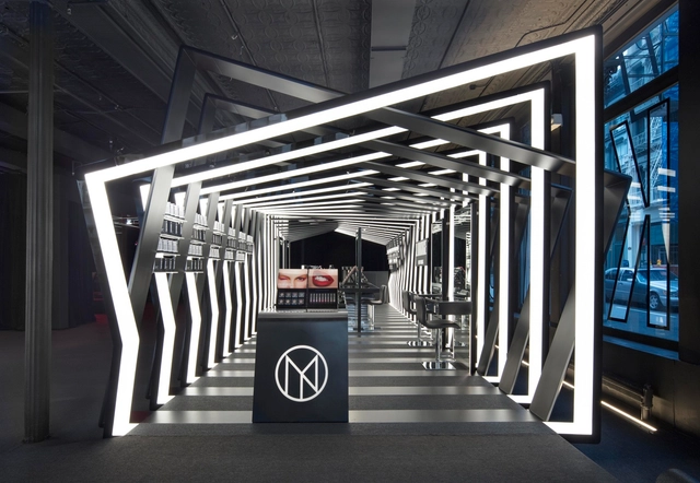 Pavilhão de Zaha Hadid Architects para a marca de cosméticos Il Makiage é inaugurado em Nova Iorque - Imagem de Destaque