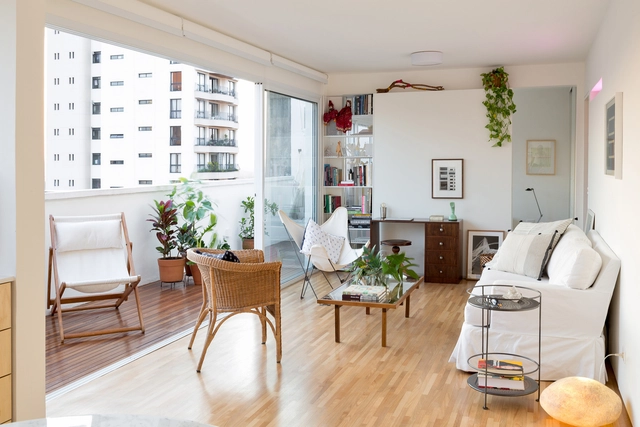 Apartamento NU / Estúdio DEIXA - Edifício De Apartamentos, Cozinha, Porta, Mesa, Cadeira, Iluminação