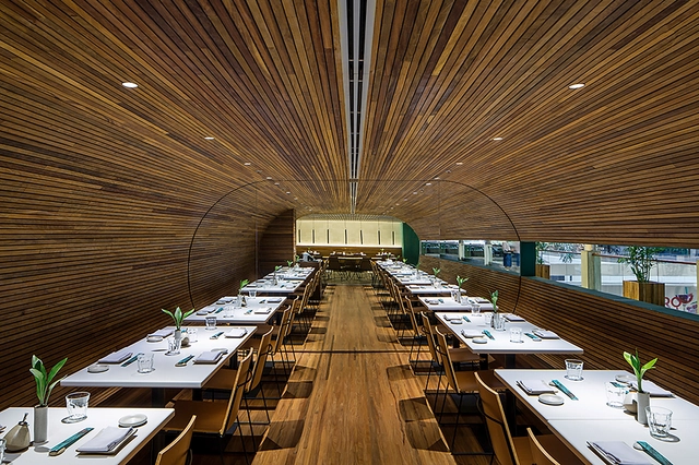 Diseños de Sushi Bar: 10 interiores de restaurantes alrededor del mundo - Imagen Principal